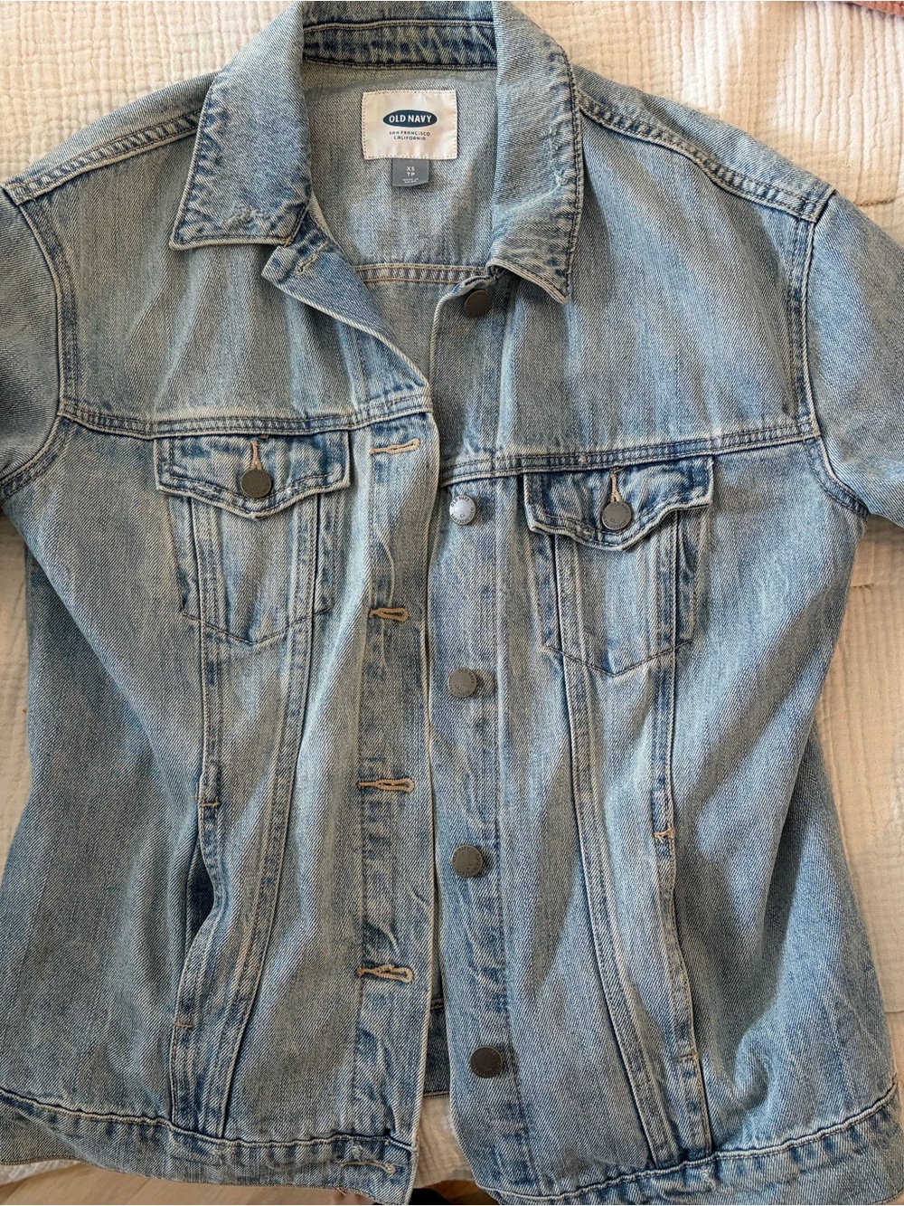 Old Navy Light Wash Denim Jacket in Pale Blue